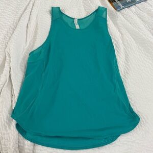 Excellent condition. Lightweight and loose fitting